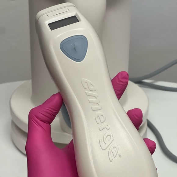 Skincare Tool - Emerge Fractional Laser by Palomar - Picture 5 of 5